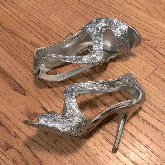 🐝 Genuine Leather Aldo Cut Out Crazed Silver Sparkle Heals - Picture 3 of 10